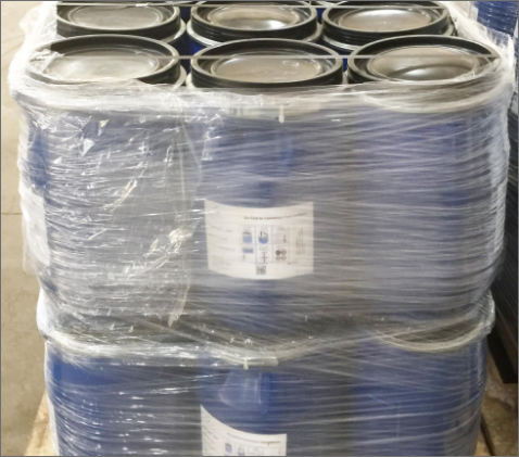 パレット積みされた塗料