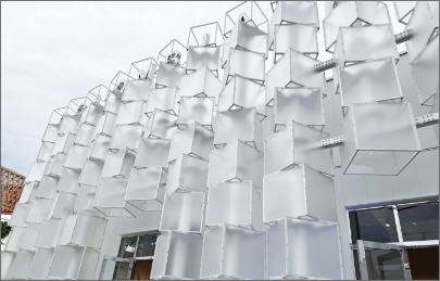 コロンビア館のポリカーボネート