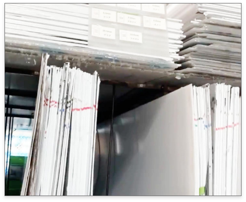 中空ポリカの管理棚